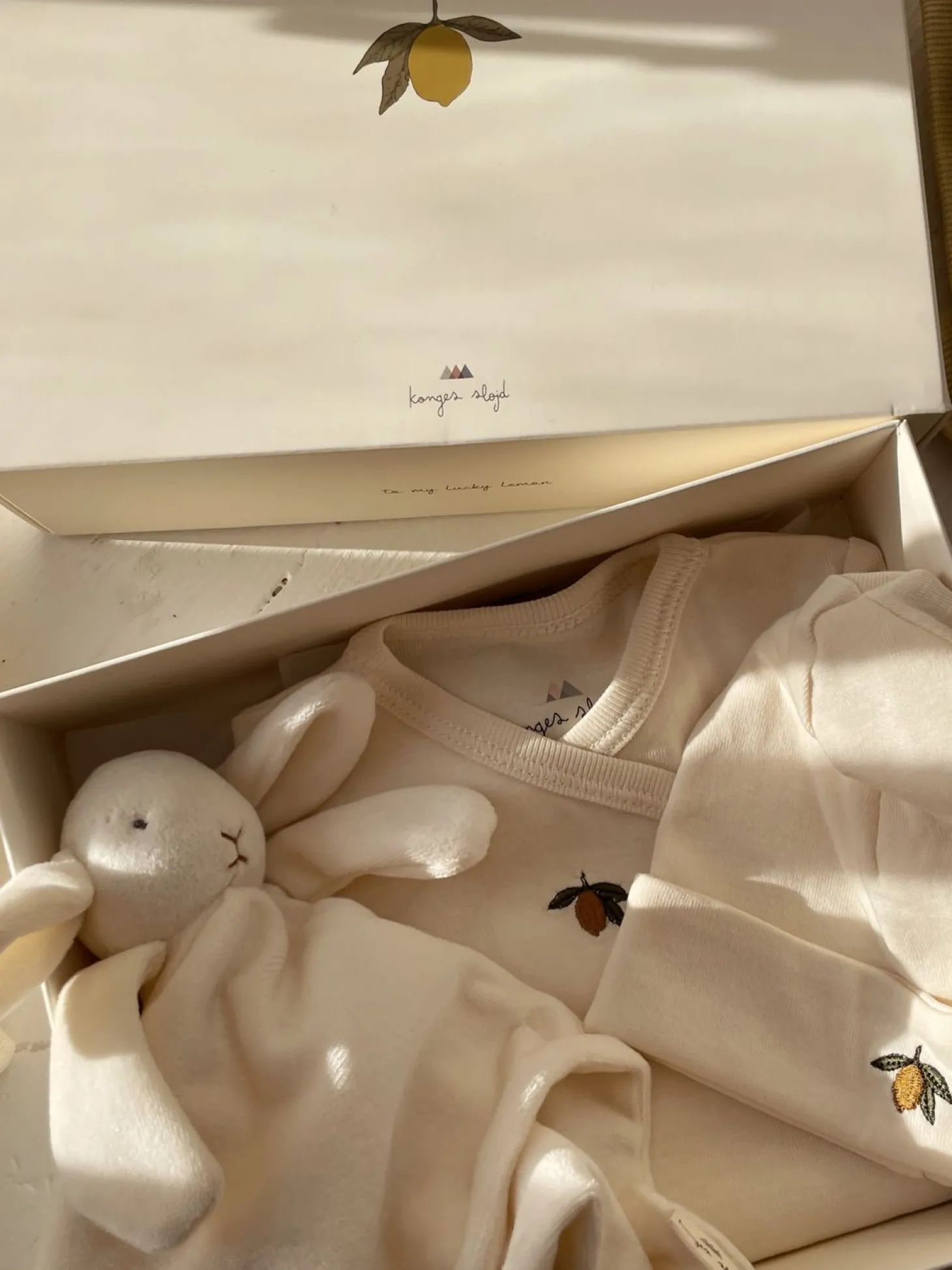 Konges Sløjd Barselsgave Med Body, Hue Og Nusseklud - Off White*Born Overdele