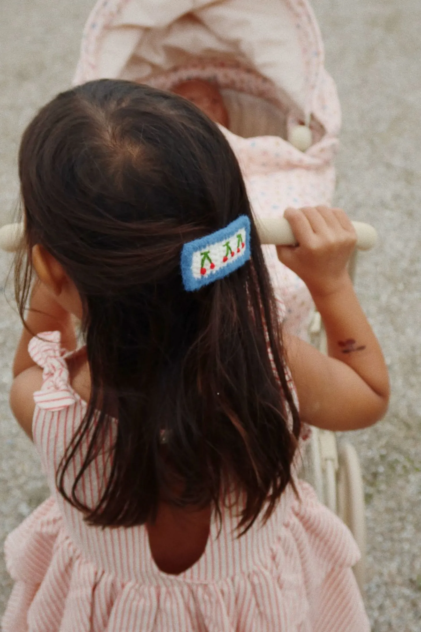 Konges Sløjd Harspaende Med Haeklede Kirsebaer - Cherry*Born Haraccessories