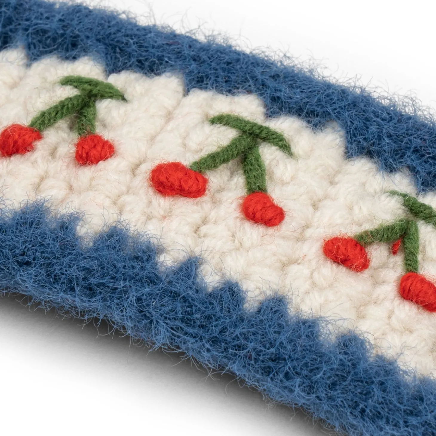 Konges Sløjd Harspaende Med Haeklede Kirsebaer - Cherry*Born Haraccessories