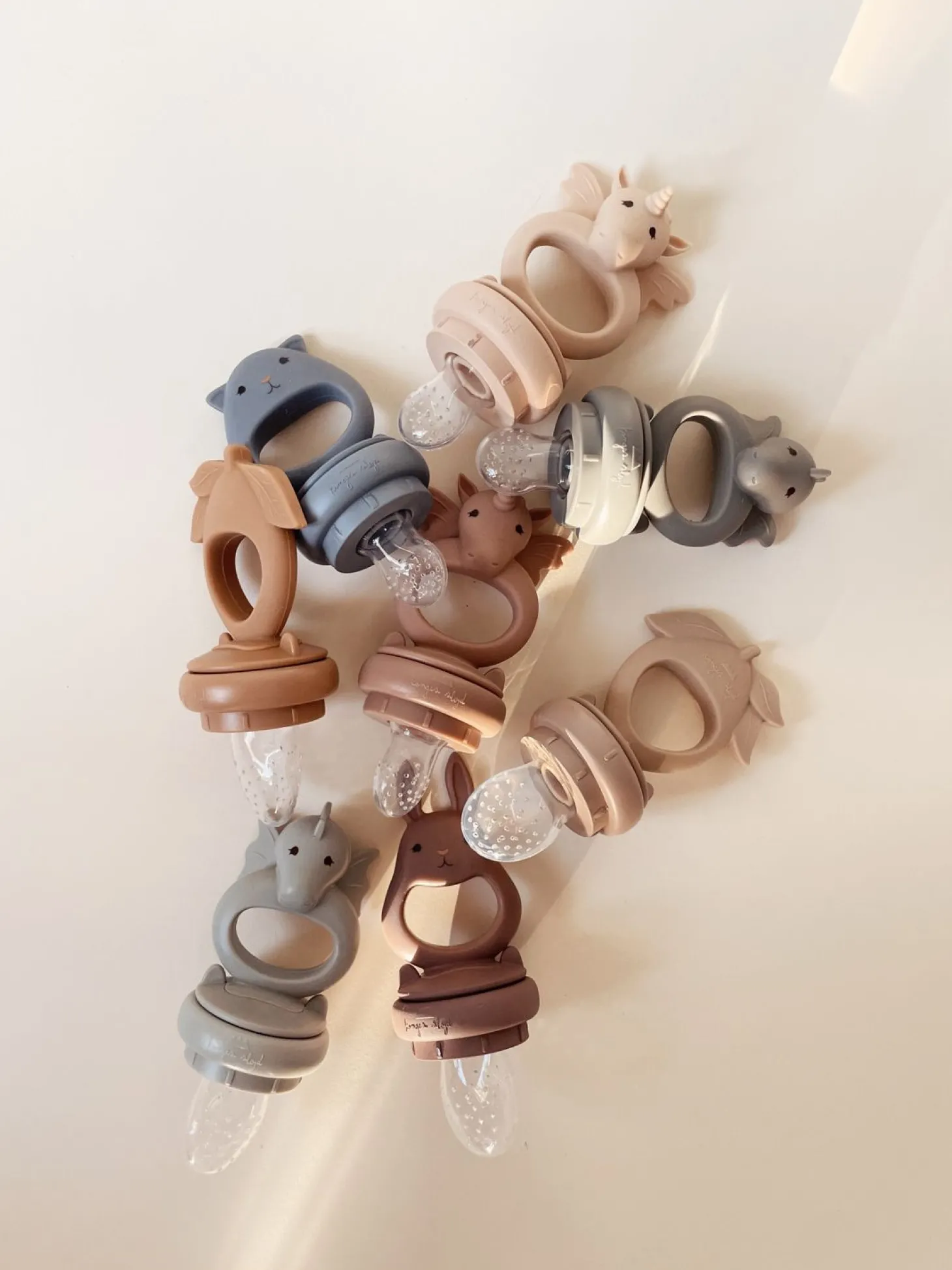 Konges Sløjd Maddispenser Til Frugt, Hamster & Citron - Warm Clay/Quicksilver* Bideringe