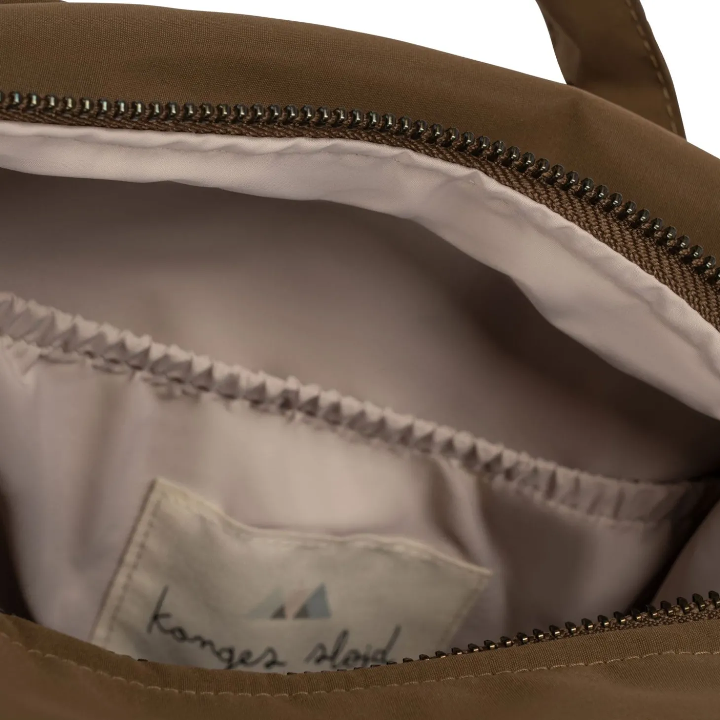 Konges Sløjd Mini Pusletaske - Walnut* Pusletasker