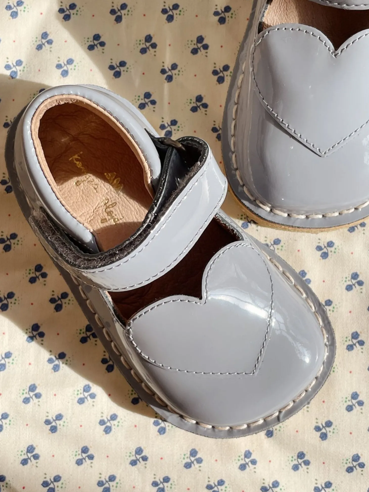 Konges Sløjd Minnie Coeur Patent Shoes - Quarry Blue*Born Sandaler
