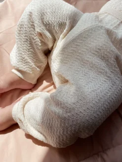 Konges Sløjd Minu Striksaet Med Hulmonster Gots - White Swan*Born Cardigans