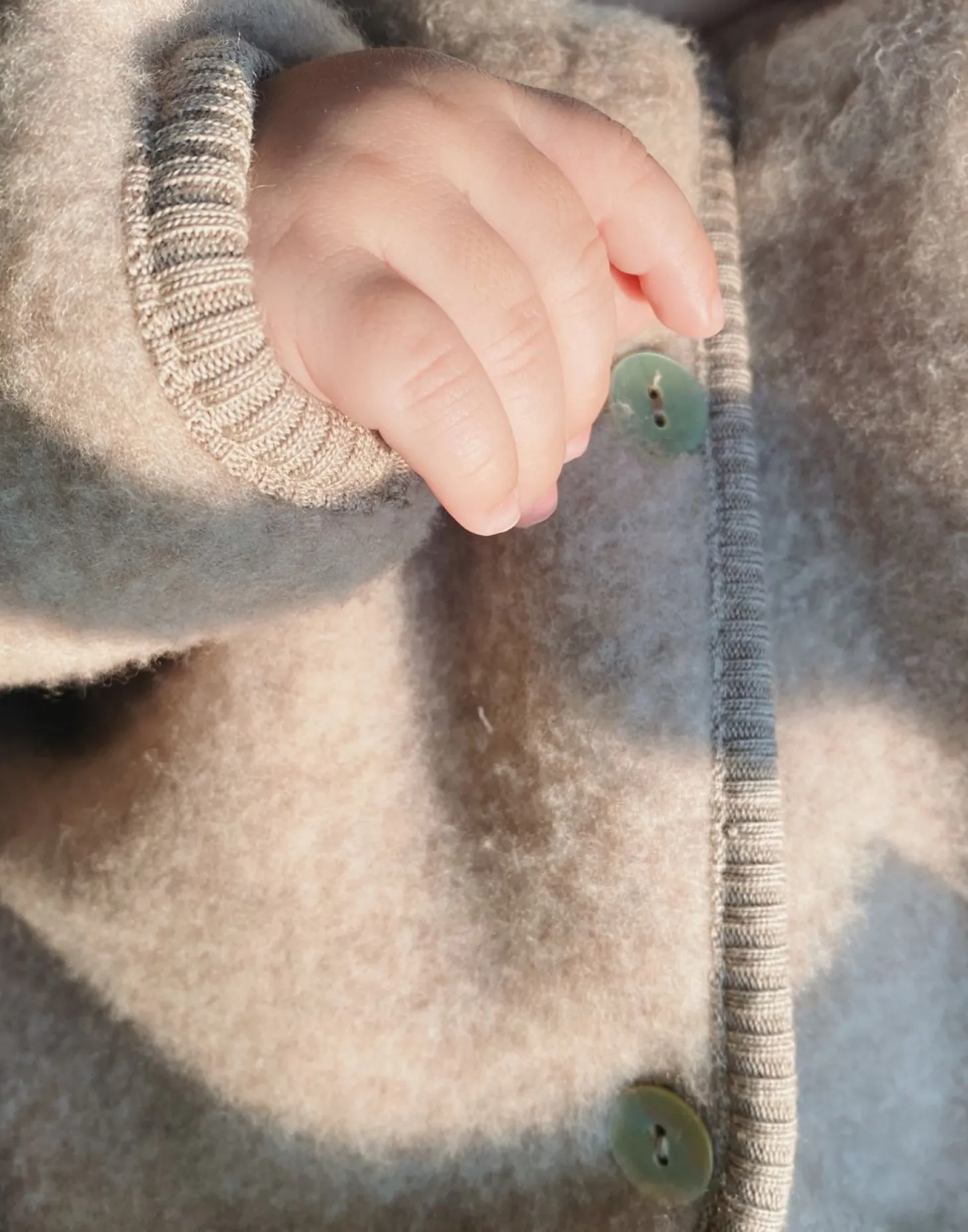 Konges Sløjd Saga Fleececardigan - Oat Melange*Born Cardigans